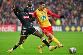 华体会网址-本菲卡险胜波尔图，贝尔补时绝平法甲