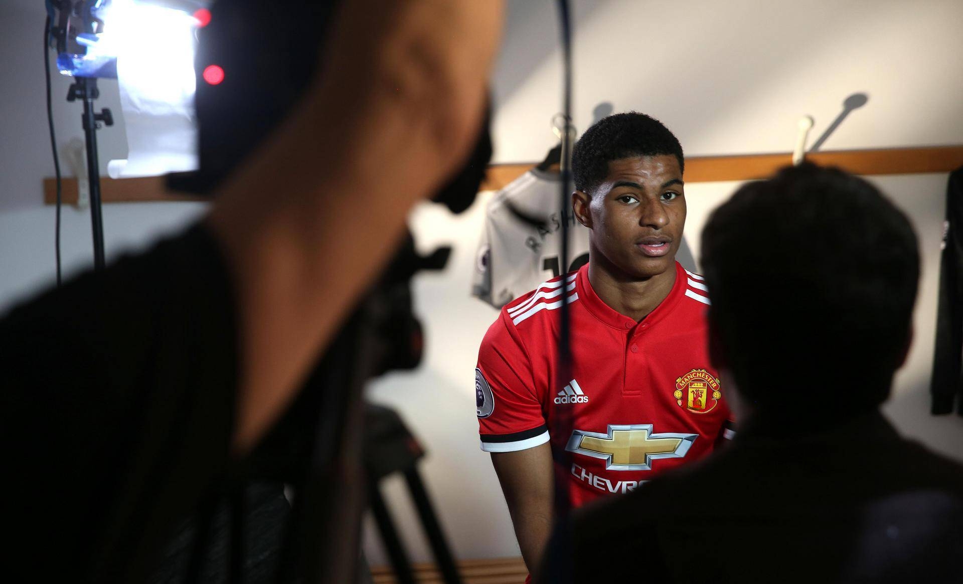 华体会-巴萨轻取本菲卡，博格巴补时绝平亚洲杯  第1张