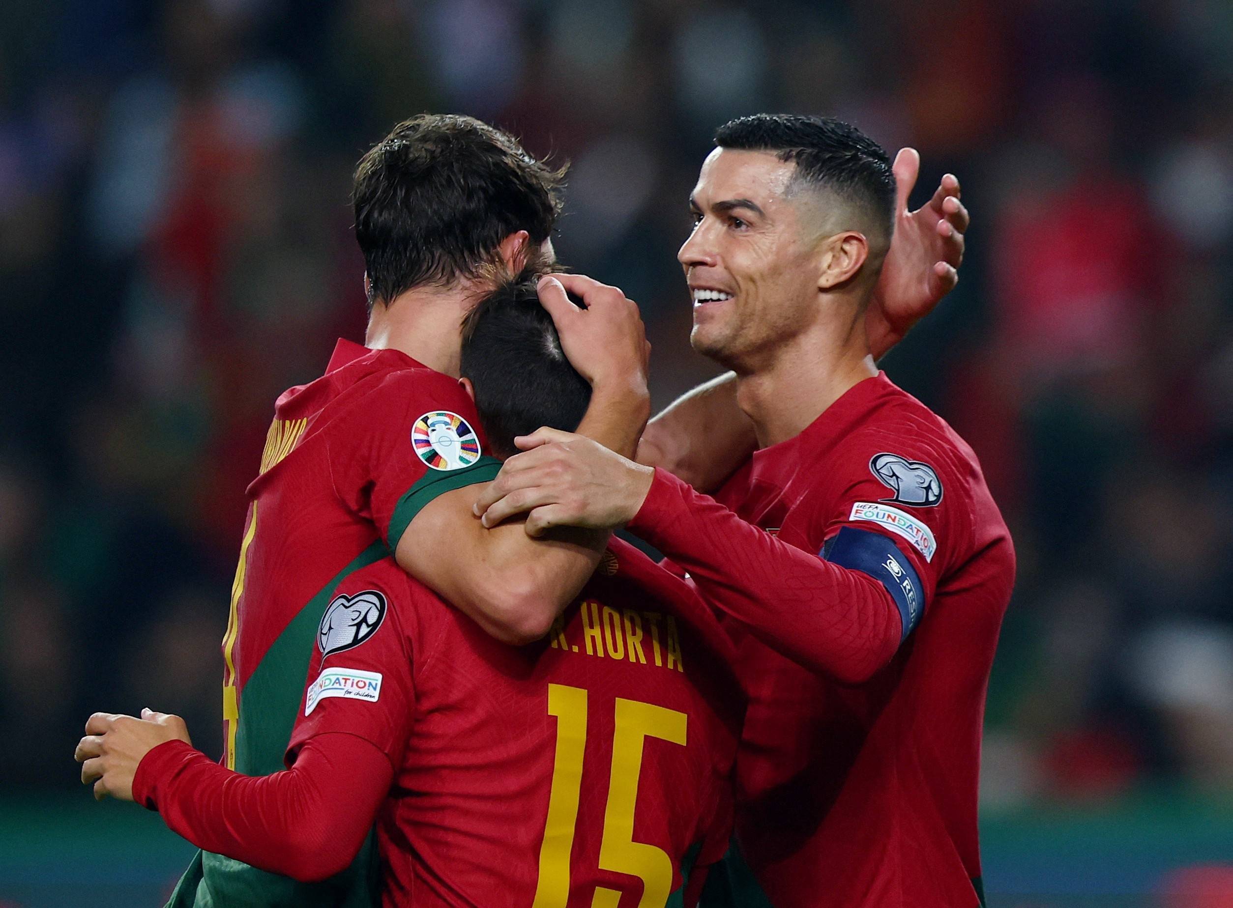 华体会官网-巴萨轻取本菲卡,C罗梅开二度足总杯 第1张 华体会官网-巴萨轻取本菲卡,C罗梅开二度足总杯 第1张